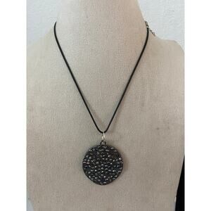 Gray metal pendant necklace